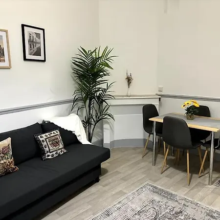 Proche Metro - Emplacement Ideal Apartment